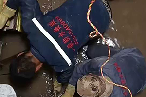 烟台电梯井堵漏施工视频